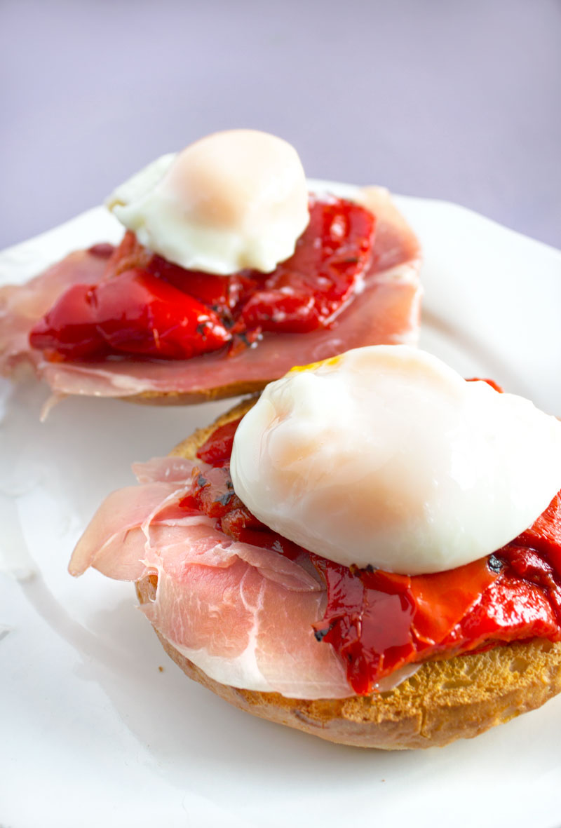 Bagel Eggs Benedict with Avocado Hollandaise