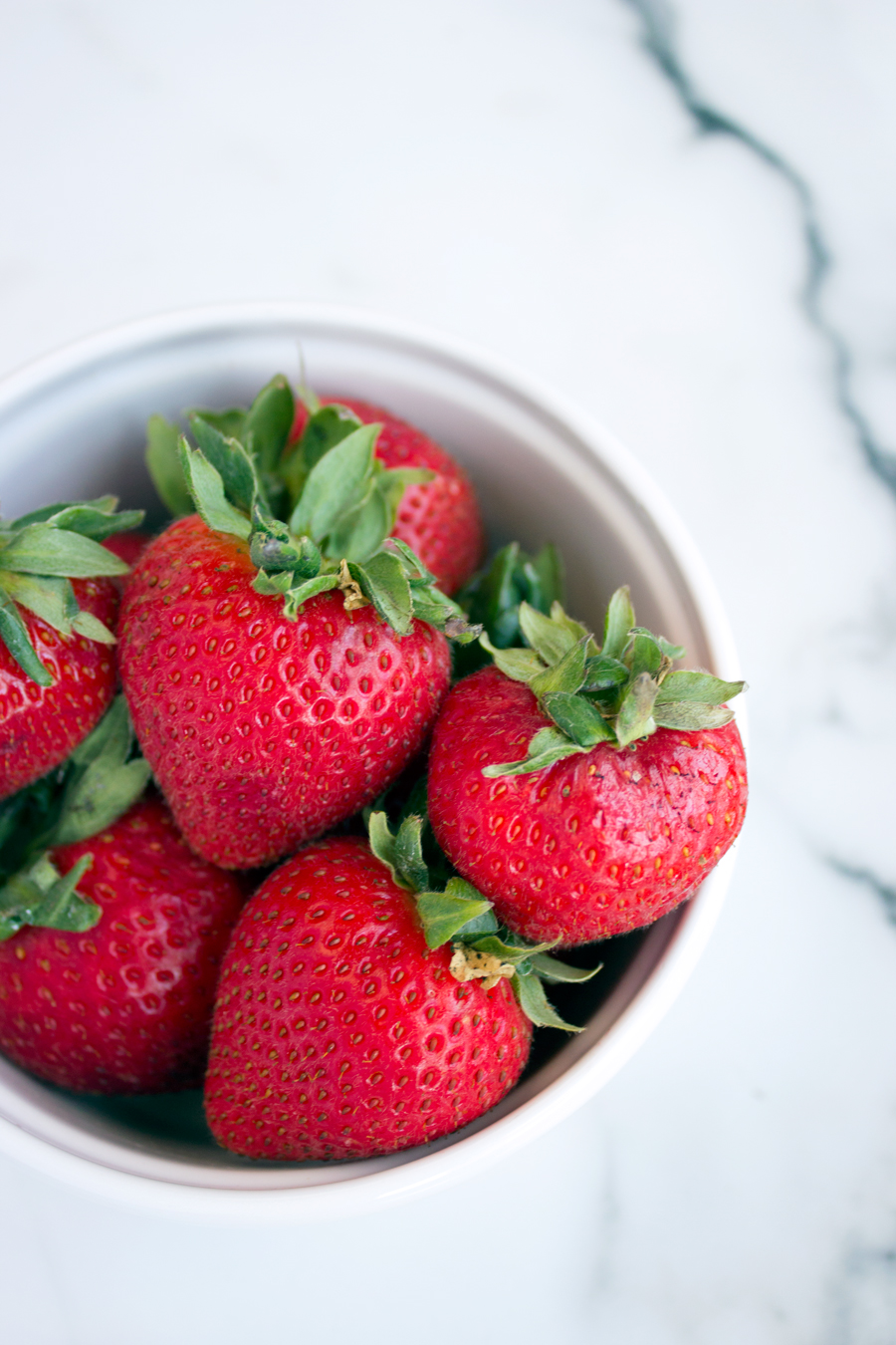 avocado-strawberry-caprese-salad-2