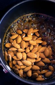 Pumpkin Spice Almonds | Lauren Gaskill